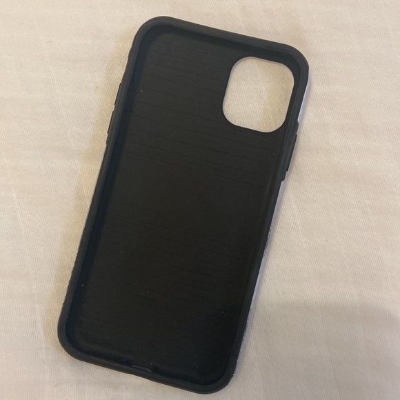 iPhone 11 case - Picture 2 of 3